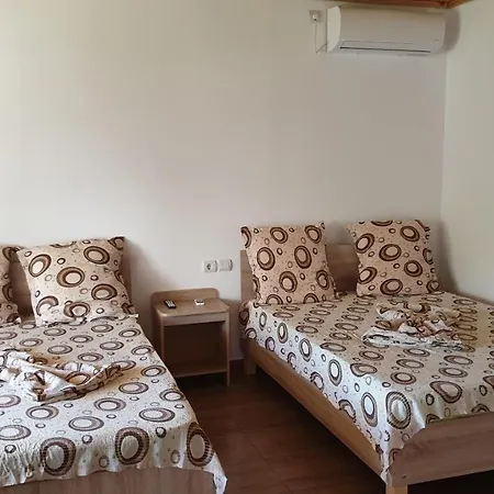Alexandra בית אירוח אפורי נורד