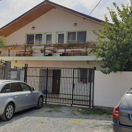 Homestay Vila Alexandra *